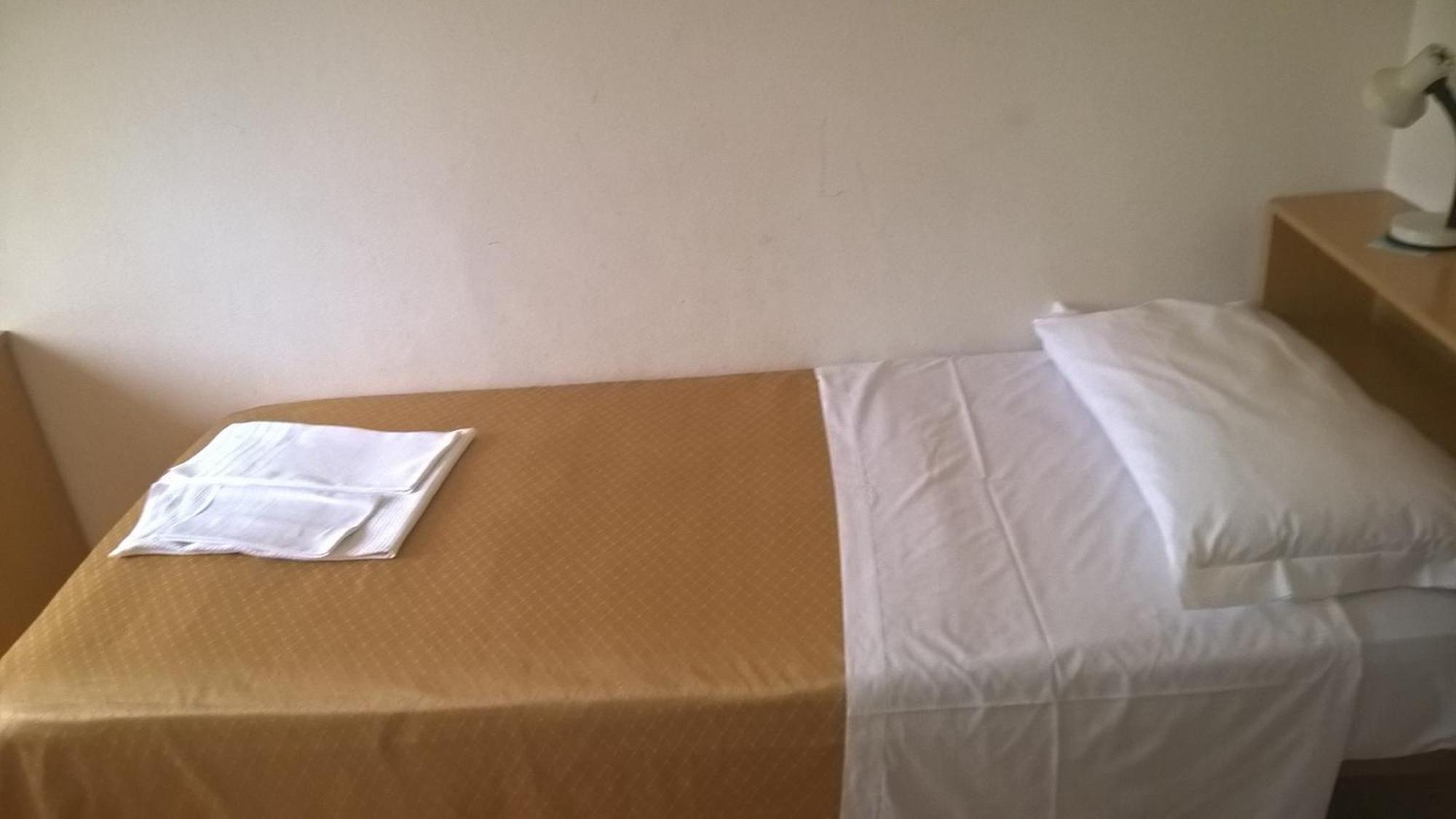 קסטל סן פייטרו טרמה Hotel Parigi חדר תמונה